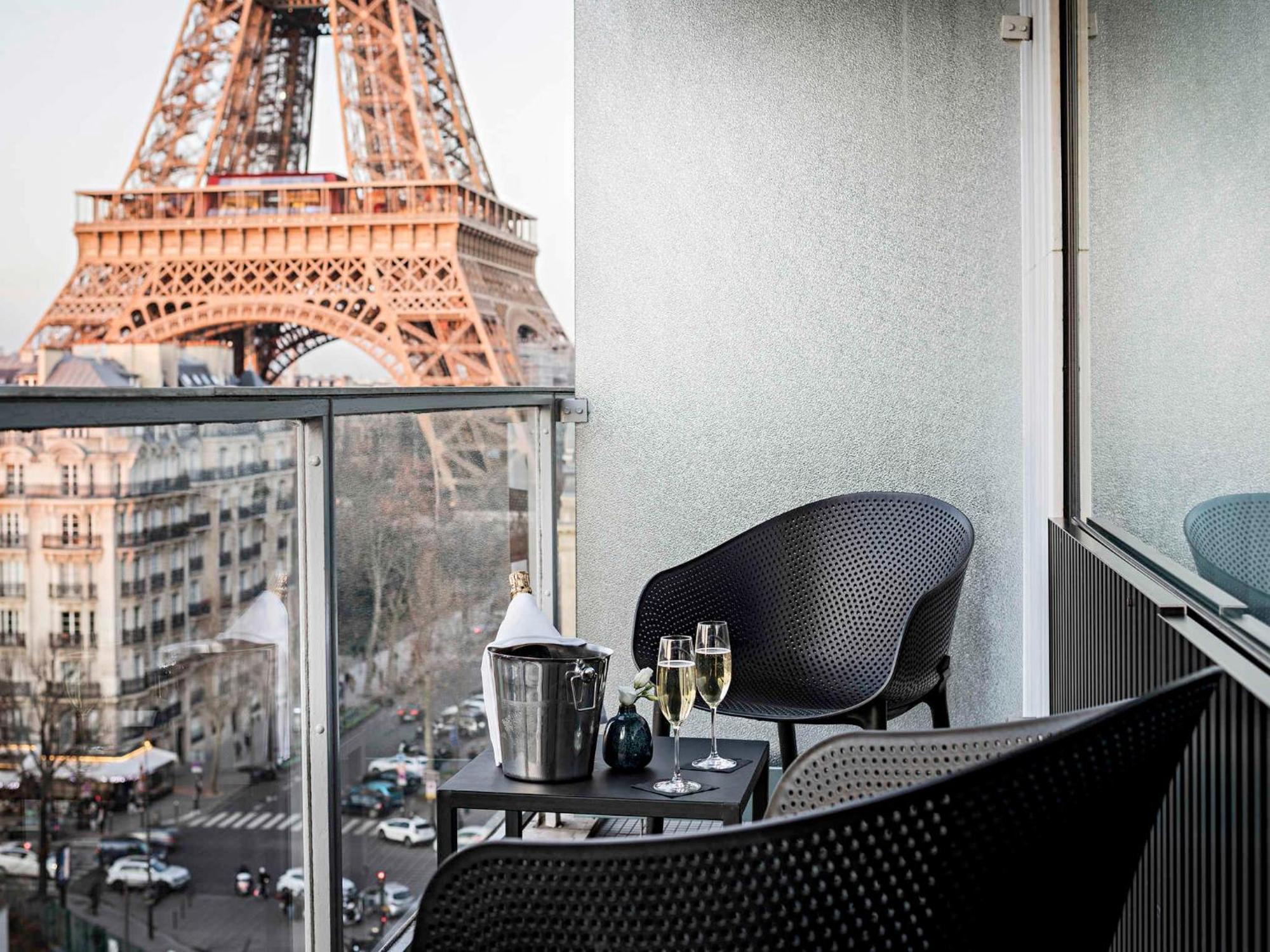 Pullman Paris Tour Eiffel Hotel Exterior photo